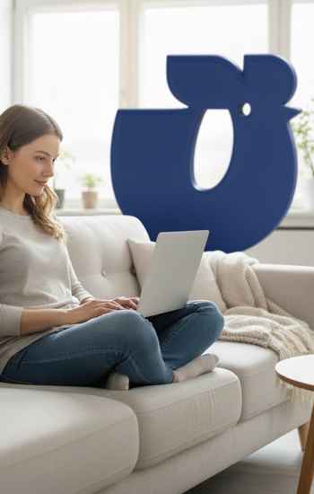 bannière offre illustrant une freelance qui travaille